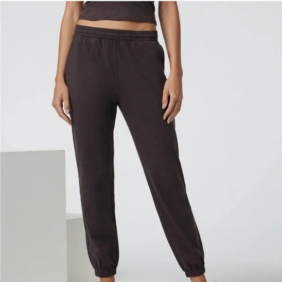 Vuori heather black boyfriend joggers size large - Picture 1 of 3